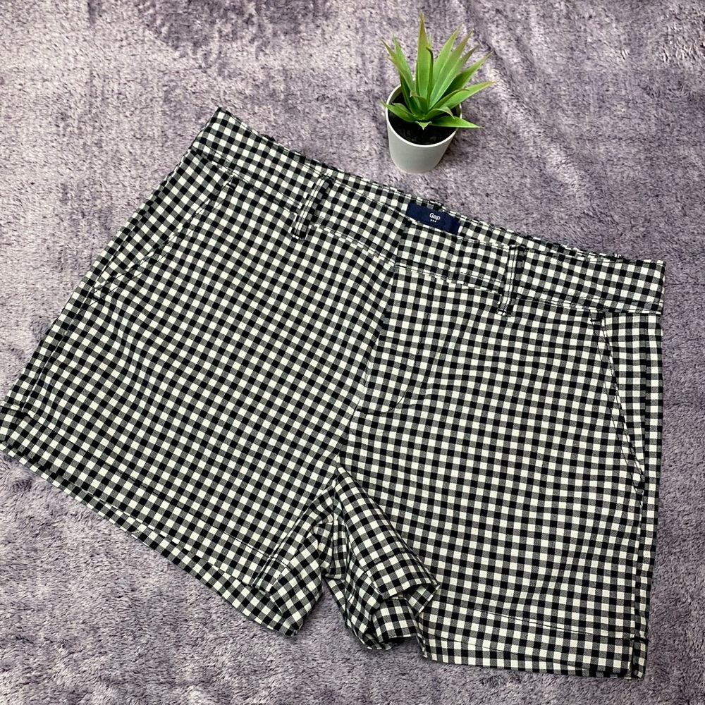 Khakis-Gap Women’s Black White Checked Shorts 6